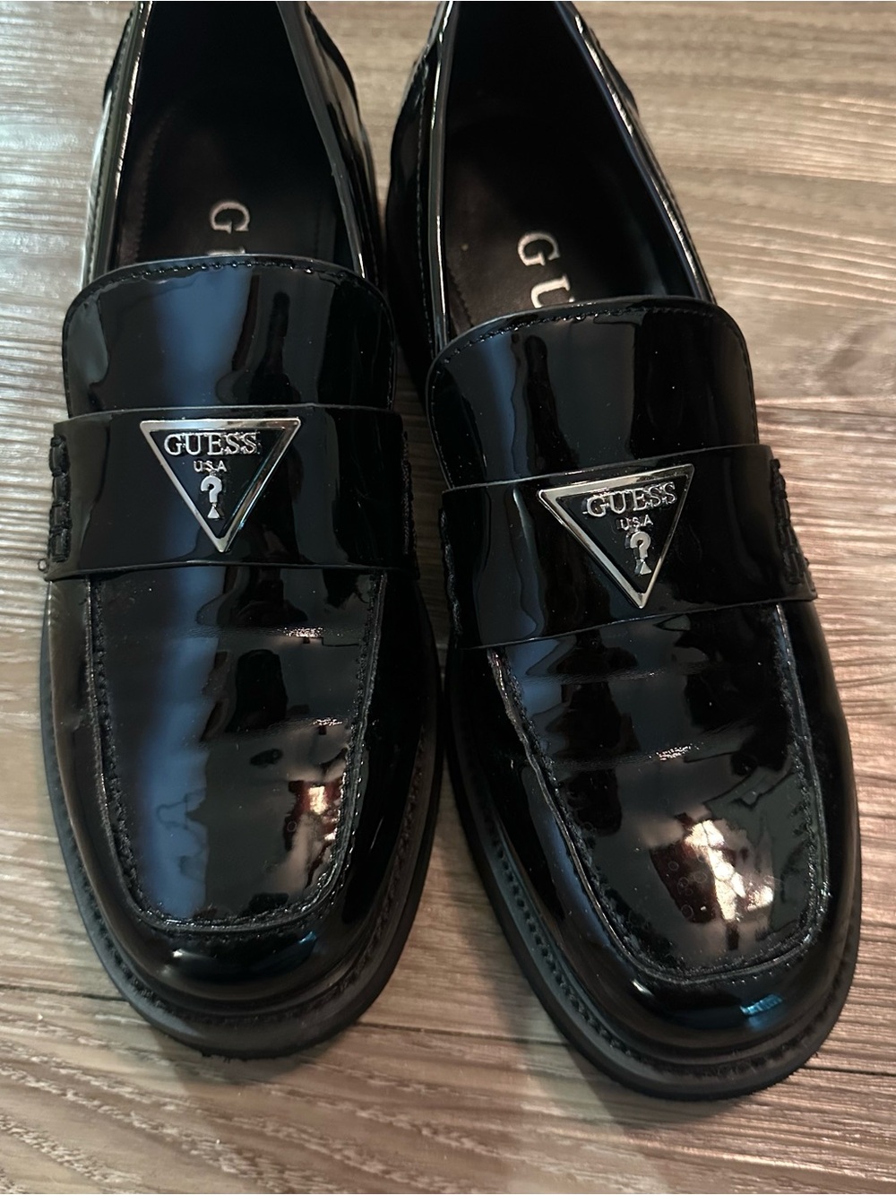 GUESS Women’s Black Patent Leather Loafers size 8